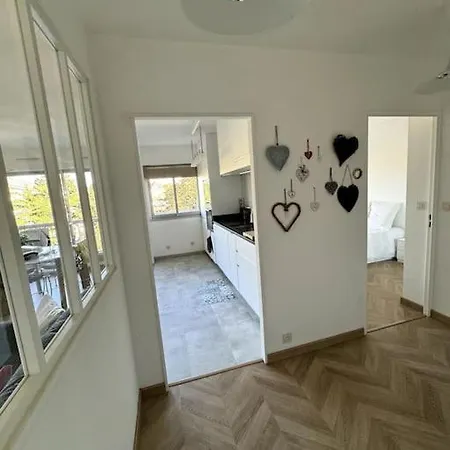 Апартаменти Neuf Avec Balcon Et Parking Prive