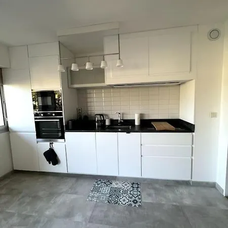 Neuf Avec Balcon Et Parking Prive Apartamento