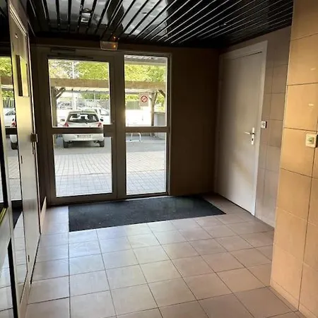Neuf Avec Balcon Et Parking Prive Apartamento